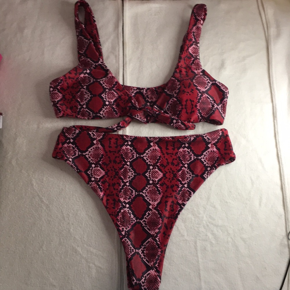 B43 New 2pc Zaful Swimsuit Bikini Snake Print Cheeky Dark Red Size Small